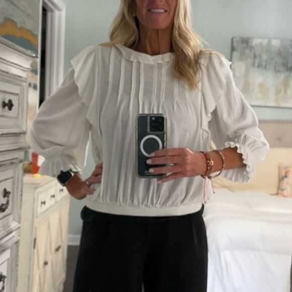 Romantic Free People Blousan Top with flutter neck and puff sleeves size small - Picture 8 of 15